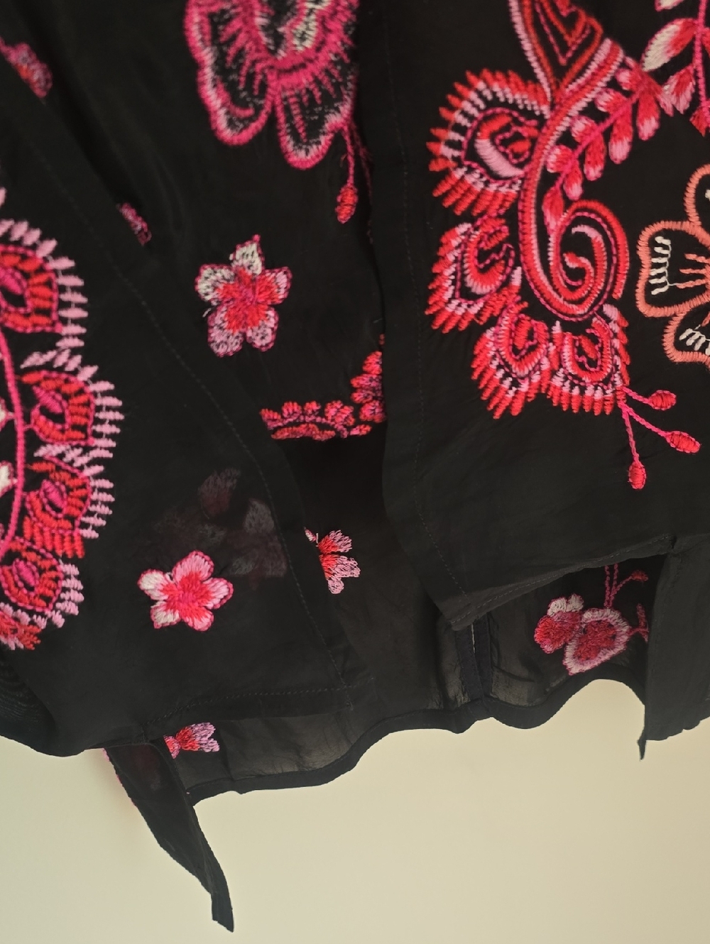 NWT JOHNNY WAS Button Back Cassia Embroidered Tank - Picture 7 of 12